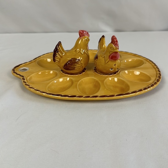 Vintage Egg Dish with Chicken Salt and Pepper Shakers - Picture 12 of 16